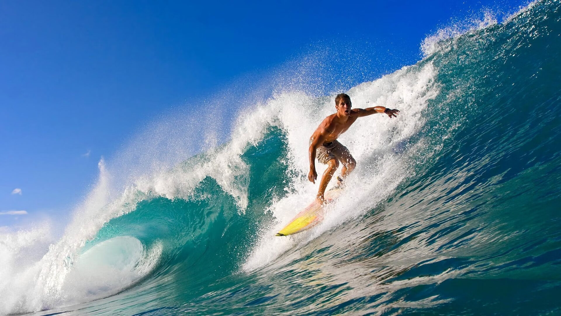 混合泳接力吉尔吉斯斯坦团队协作显著，吉尔吉斯斯坦游泳运动员