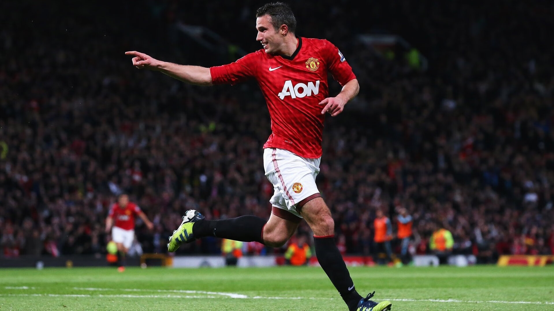 特斯·冯·迪克:精准的定位球助攻能力,为南非队提供进攻威胁,冯 斯特拉客