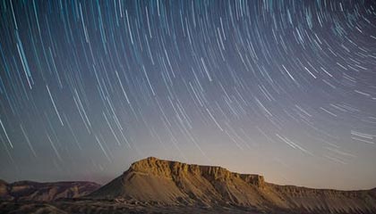 开云中国大陆-_极地白夜跑：在极光照耀下追逐梦想_，极地的白天黑夜是怎样的
