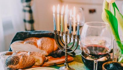 开云体育官网下载安装-《虚拟现实（VR）或引领电竞行业新潮流，行业专家最新分析》，虚拟现实vr技术,简单说是让人进入一个虚拟环境